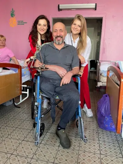 На фото: Маргарита Білокіз - координаторка візитів (2023-2024), Володимир і Лілія Трохимець