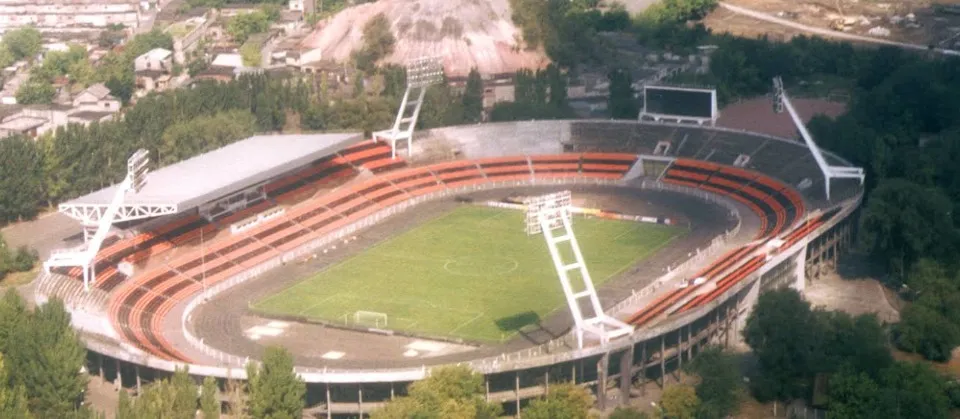 Стадіон Шахтар в Донецьку до війни