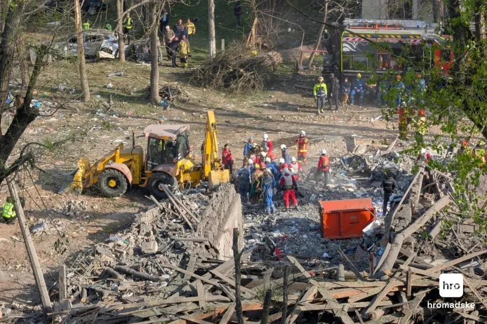 Київ обстріл 24 квітня 2025. Фото: Громадське