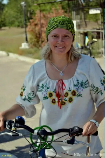 «На Луганщині не 26, а 37 громад»: Олена Ніжельська про памʼять, віру людей і майбутнє зруйнованих с