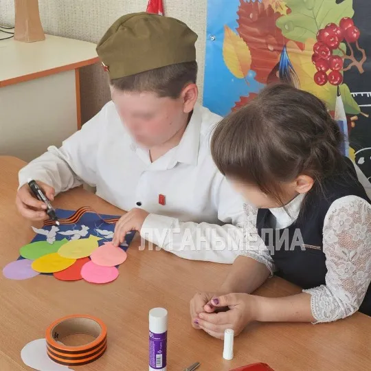 учні