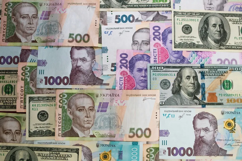 гривні долари