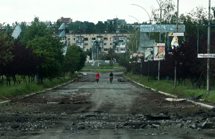 Покровськ люди переселенці війна зруйновані будинки багатоповерхівки