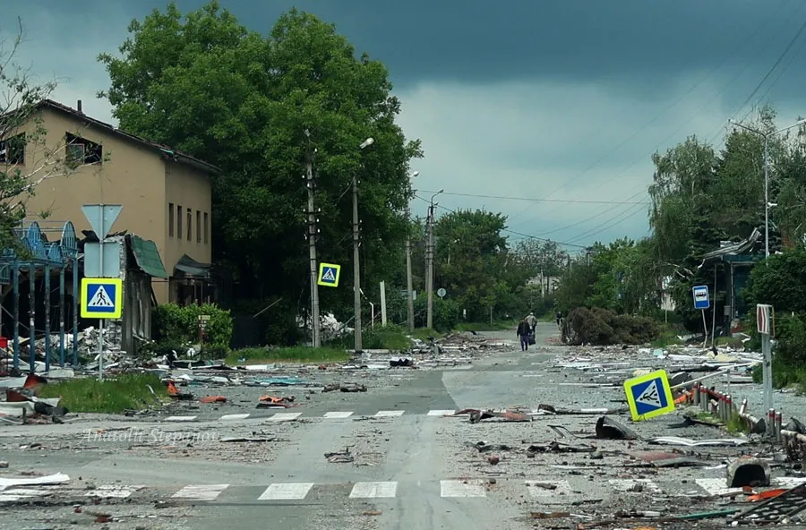 Покровськ люди переселенці війна зруйновані будинки багатоповерхівки