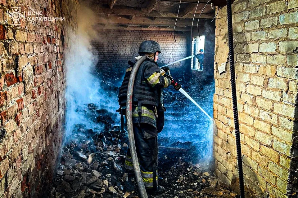 На Харківщині спалахнула масштабна пожежа чере російський обстріл
