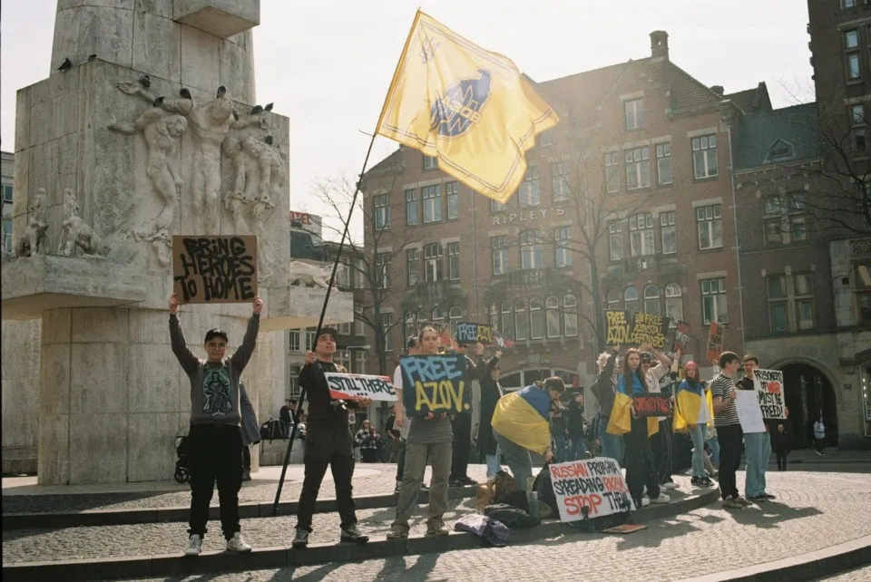 Перша акція Фролових