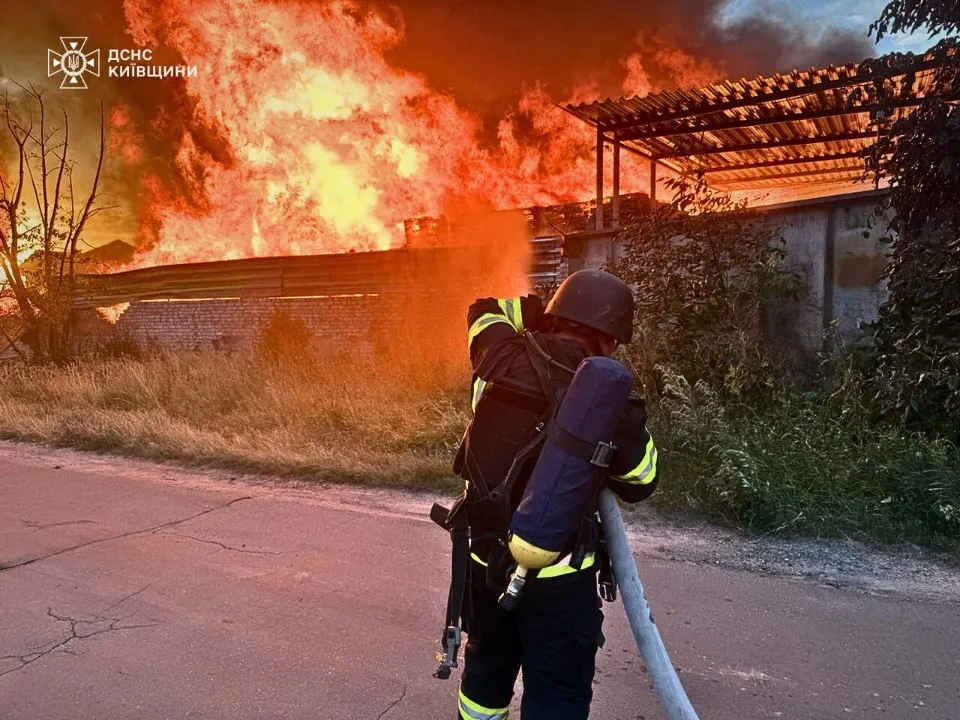 Пожежа в регіоні Києві