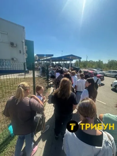 черги на КПП Успенка, що на окупованій Донеччині, у бік Ростовської області РФ