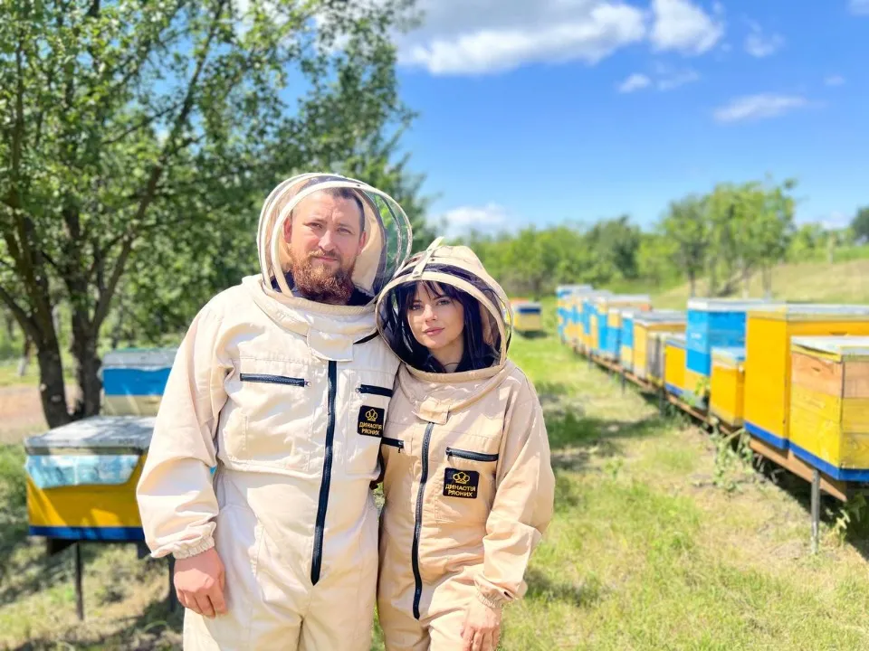 Медова династія: як ветеран з Лисичанська відродив сімейний бізнес на Дніпропетровщині