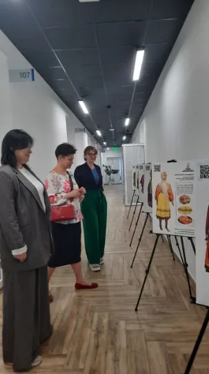 Виставка автентичної колекції “Народний костюм Новоайдарщини кінця ХІХ – початку ХХ ст.”