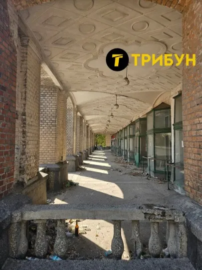 будівля готелю Україна Луганськ