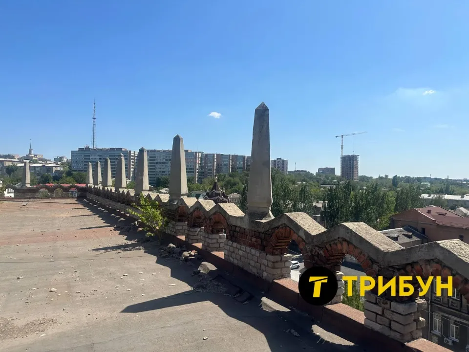 будівля готелю Україна Луганськ