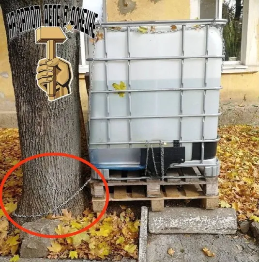 бочка з водою в донецьку