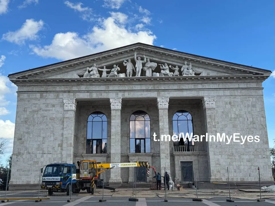 “Відновлення” Маріупольського драмтеатру