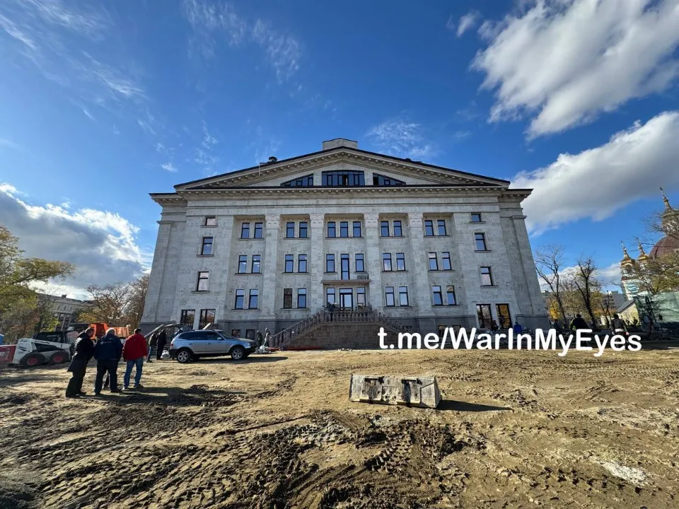 “Відновлення” Маріупольського драмтеатру