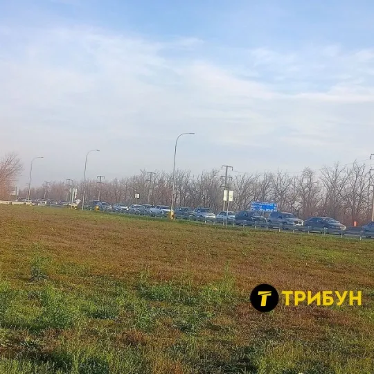 Жителі окупованої Луганщини у мережі показують черги в напрямку Гукового та Новошахтинська Ростовськ