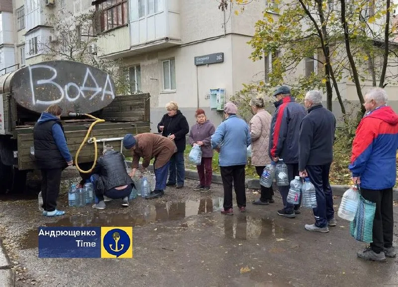 черги за водою в окупованому маріуполі