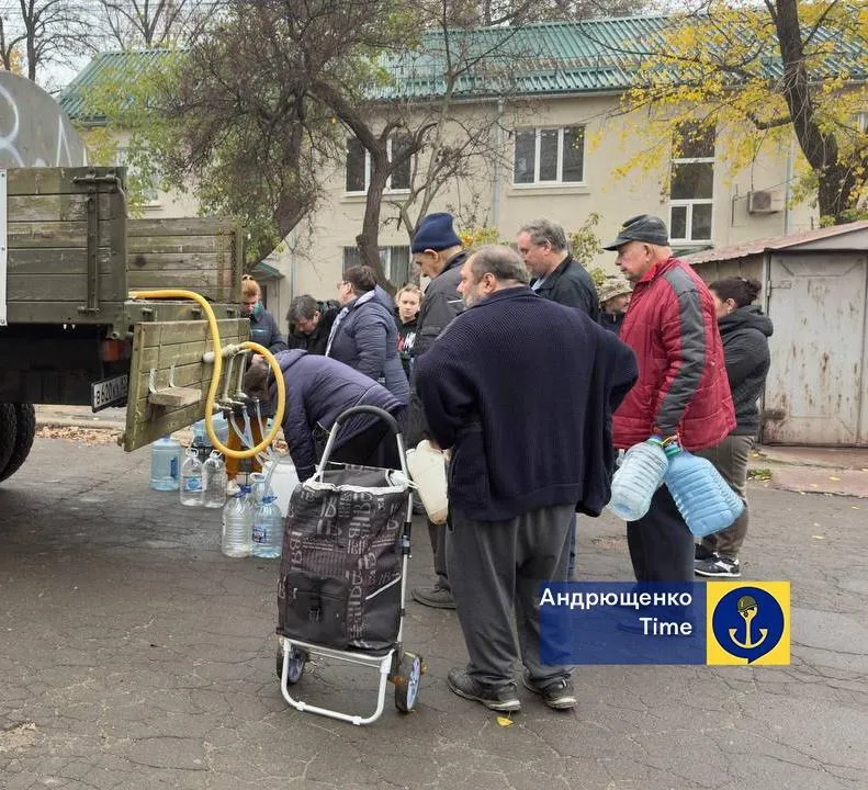 черги за водою в окупованому маріуполі