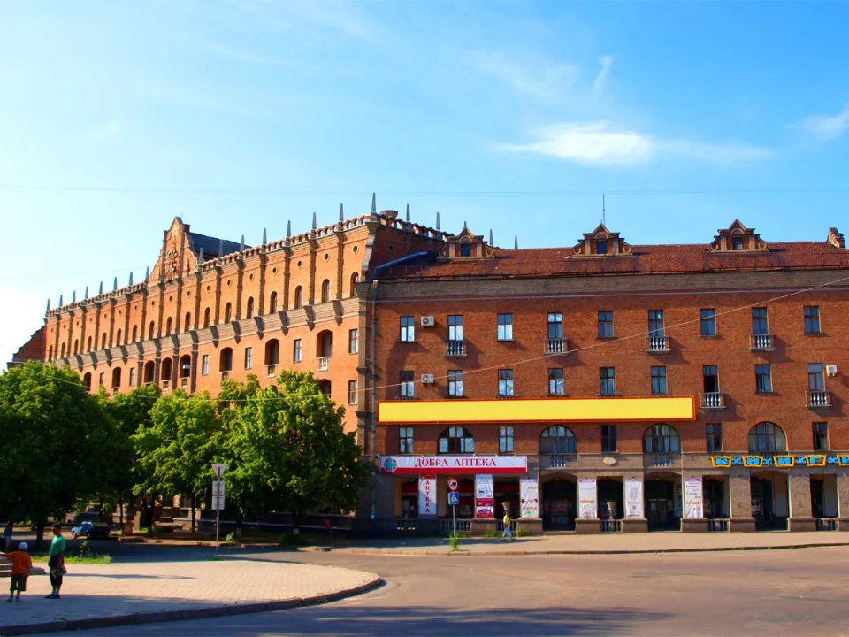 Готель в Луганську, 2011 рік