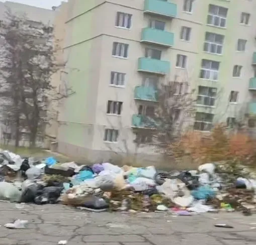 Сміття в окупованому Донецьку