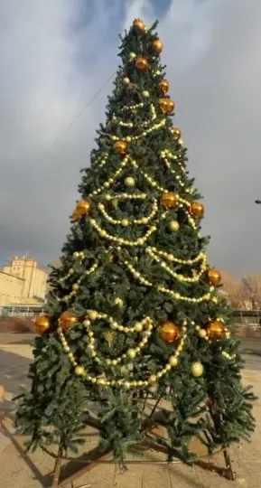 Ялинки в окупованому Луганську