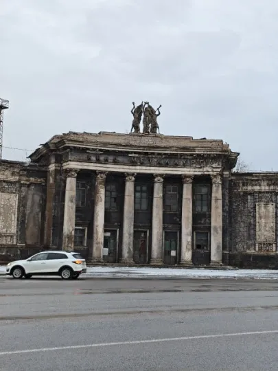Алчевськ кінотеатр Металург