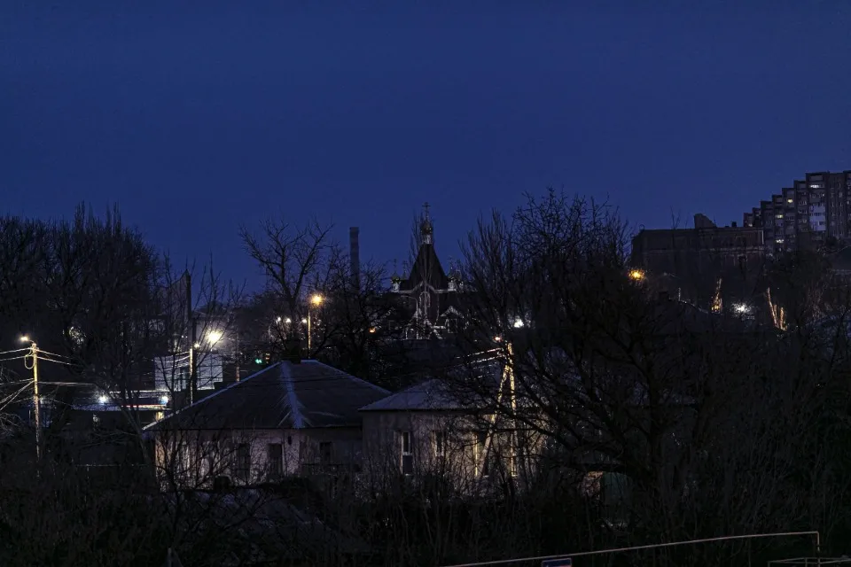 вечір в окупованому луганську
