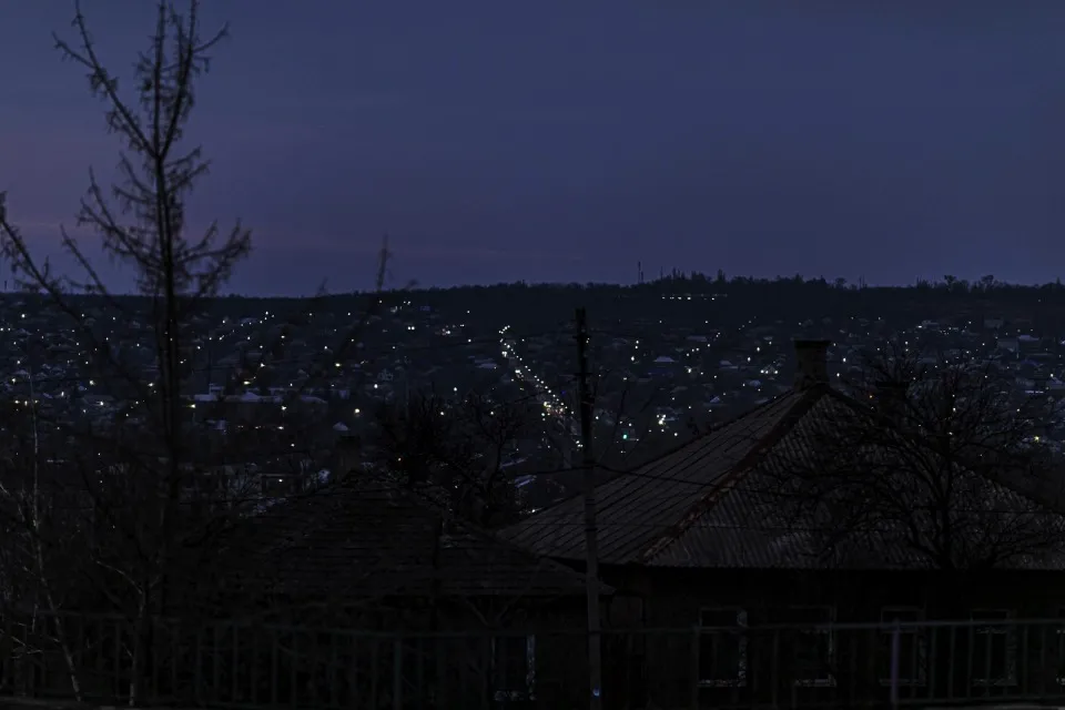 вечір в окупованому луганську
