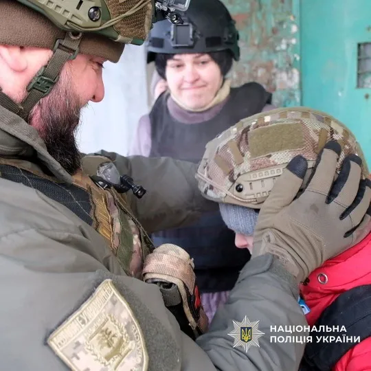 Поліція евакуювала родину з Дружківки після вибуху снаряда у дворі