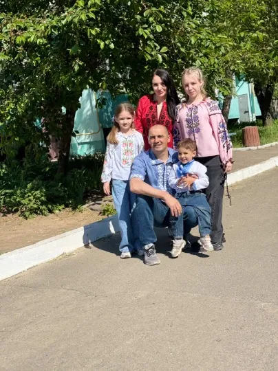 Вишиванки, створені Кариною для своєї родини