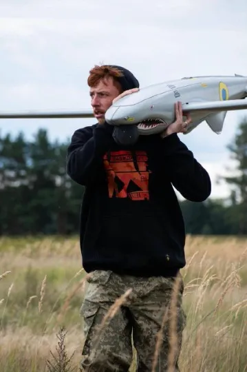 Дмитро на навчанні з дроном