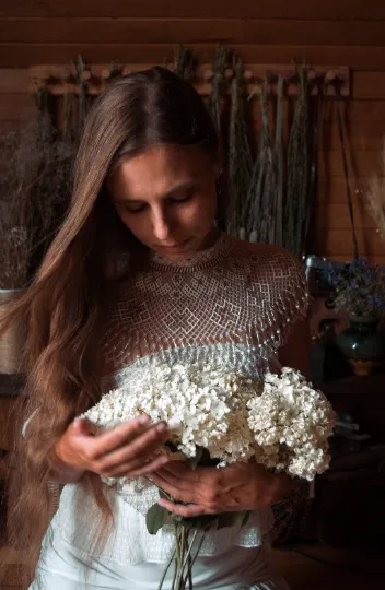 “Бабусин скарб”. Криза або кривулька — широка нашийна прикраса