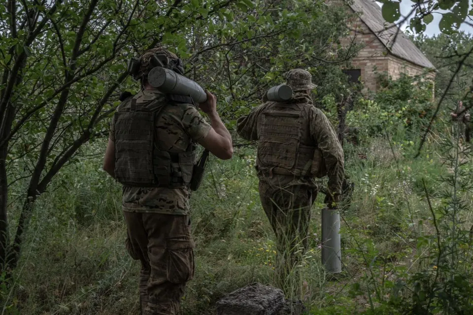 Артилеристи Айдару висуваються на позиції