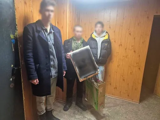 В окупованому Луганську затримали “художників”