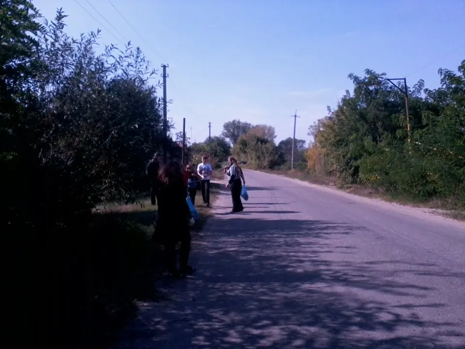 Дар'я пригадує, як від шкоди ходили на “суботники” прибирати вулиці села