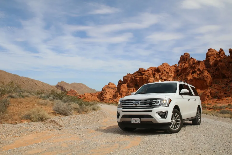 автомобіль Ford Escape