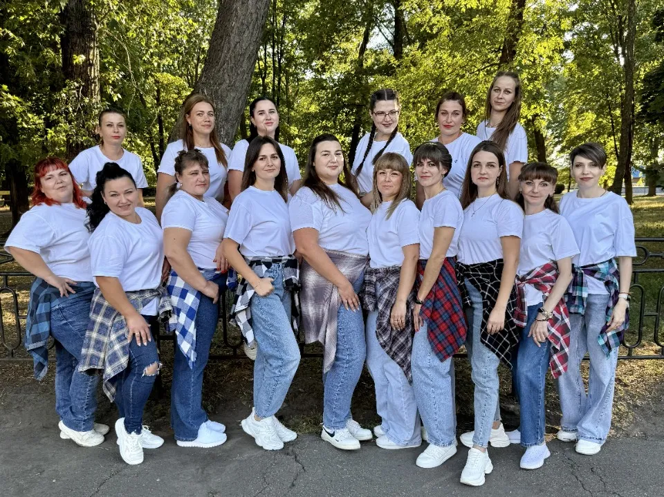 Тацювальні колективи від маленьких до дорослих