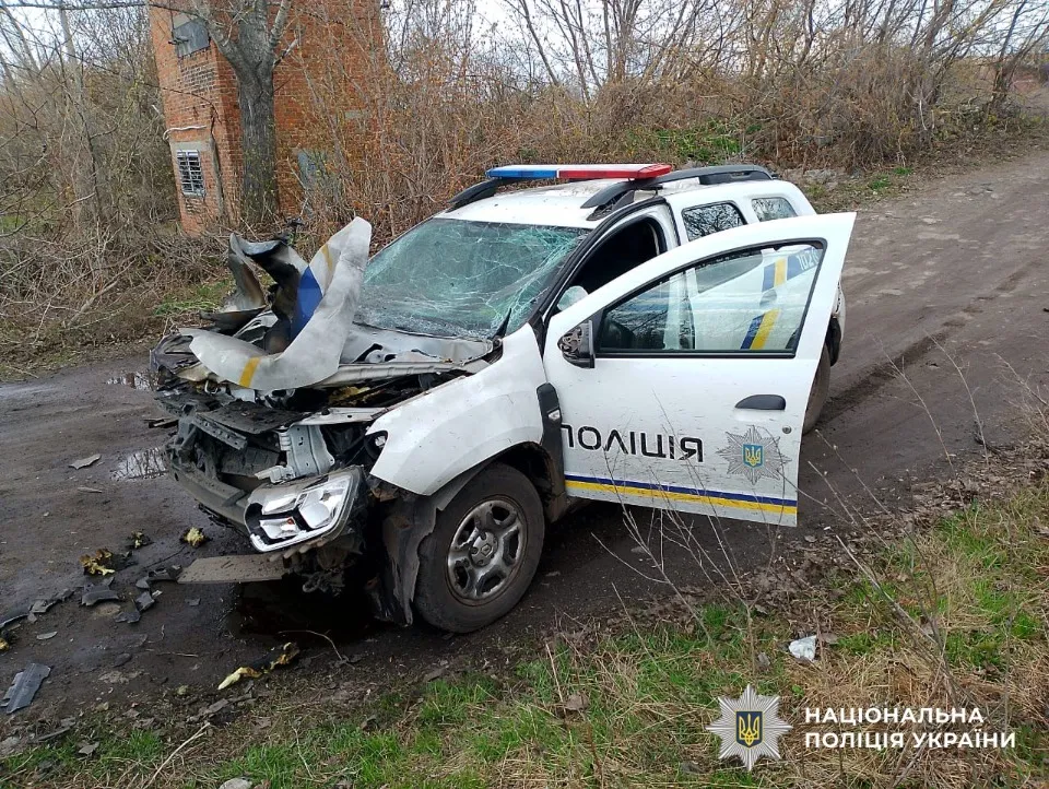 Російський дрон атакував поліцейське авто