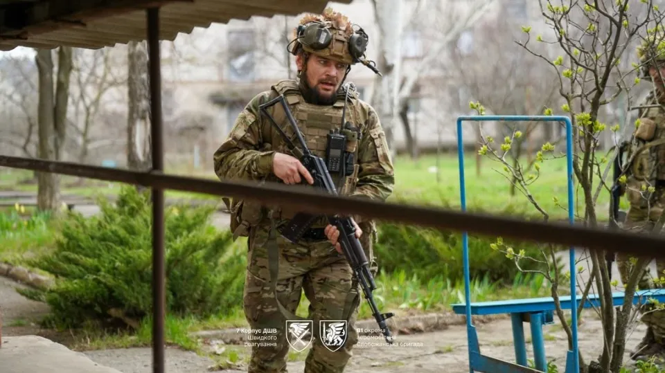 військовий у прифронтовій Миколаївці