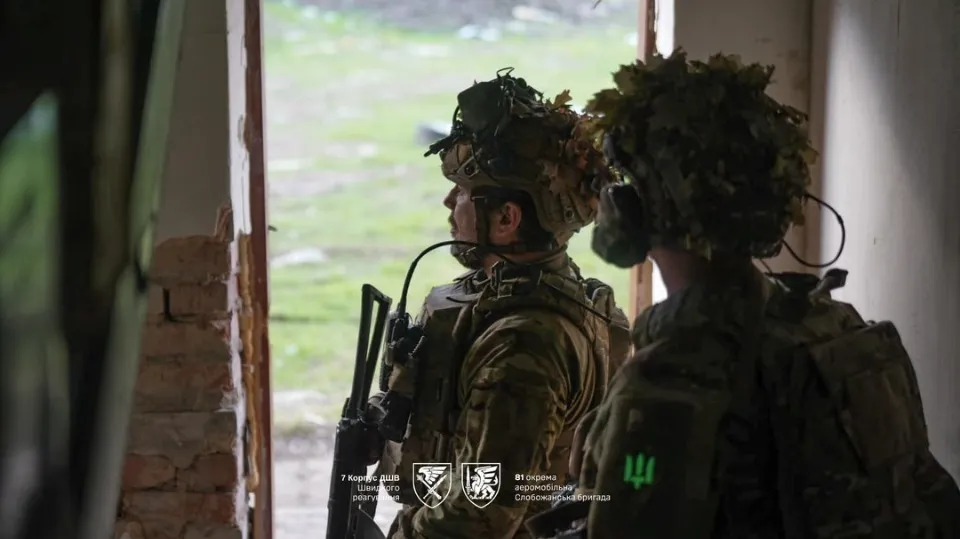 військові в прифронтовій Миколаївці