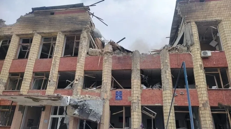 обстріл адмінбудівлі в марківці