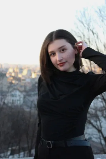 Аліна Служенко з Торецька тепер навчається в Києві і шукає дім