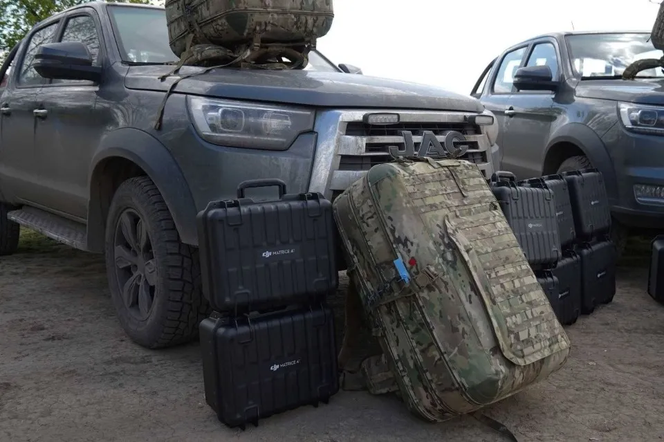 Луганська ОВА передала на фронт дрони Луганська ОВА передала на фронт дрони