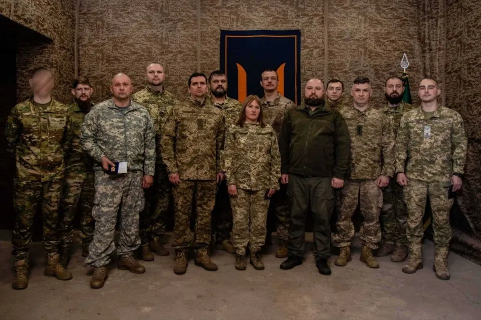Луганська ОВА передала нагороди військовим Луганська ОВА передала нагороди військовим