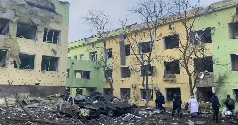 Удар по пологовому будинку. Фото: Маріупольська міська рада