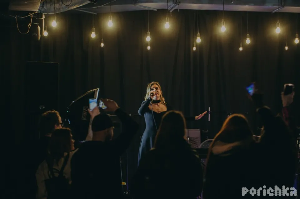 Валерія Степова Півонія — викладачка вокалу, авторка пісень і виконавиця