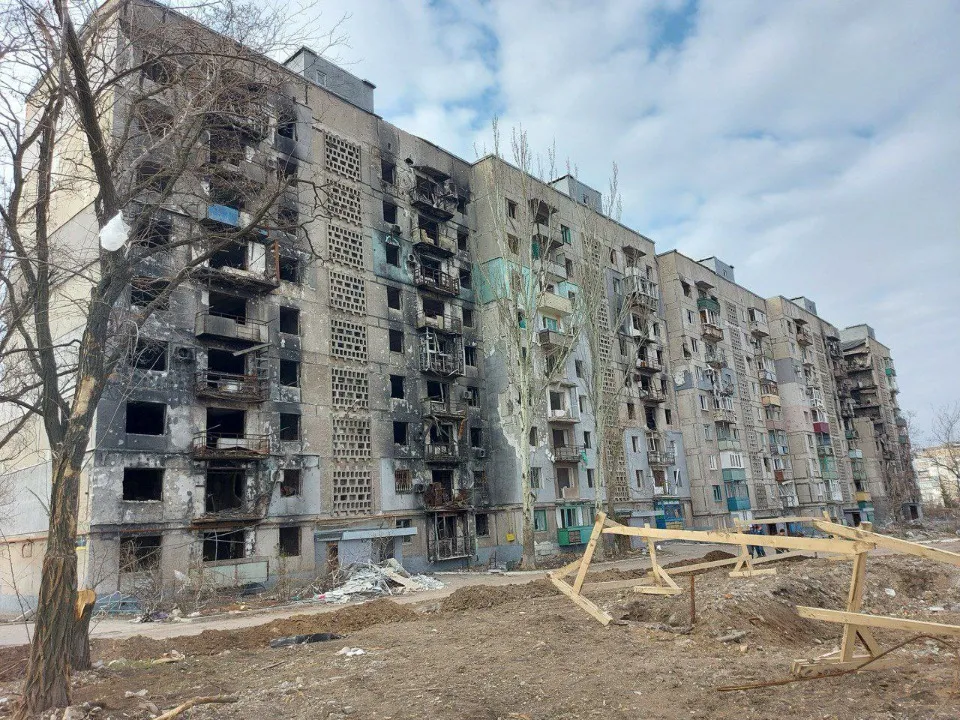Маріуполь, вулиця Латишева 35