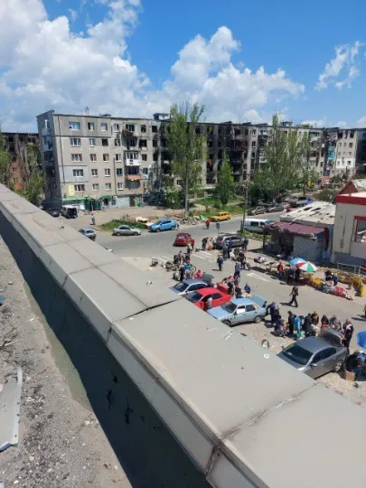 Маріуполь, вулиця Латишева 25