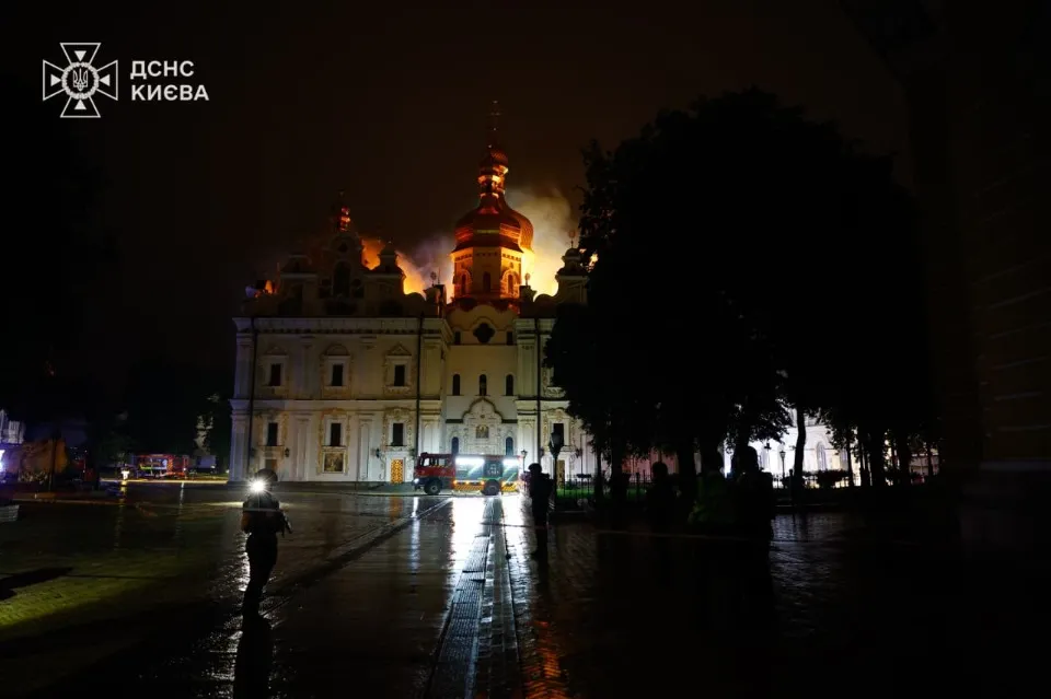 Внаслідок обстрілу постраждала Києво-Печерська лавра