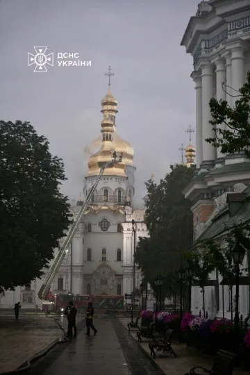 Внаслідок обстрілу постраждала Києво-Печерська лавра